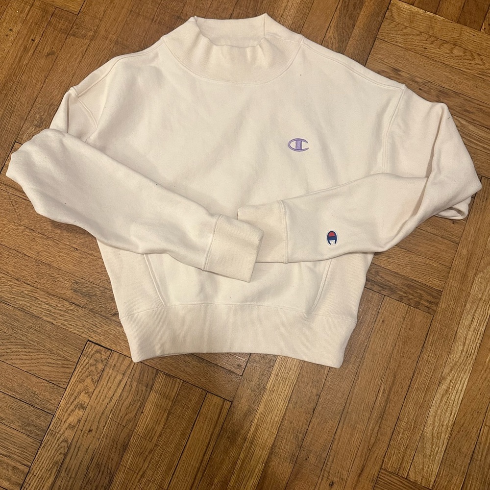 Woman’s Champion Crop Sweatshirt! X-Small
